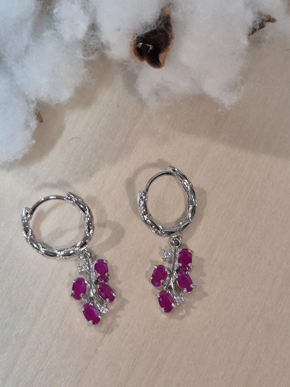 🎉🎉NEW🎉🎉 STUNNING!! SS Oval RUBY Hoop Dangle Earrings